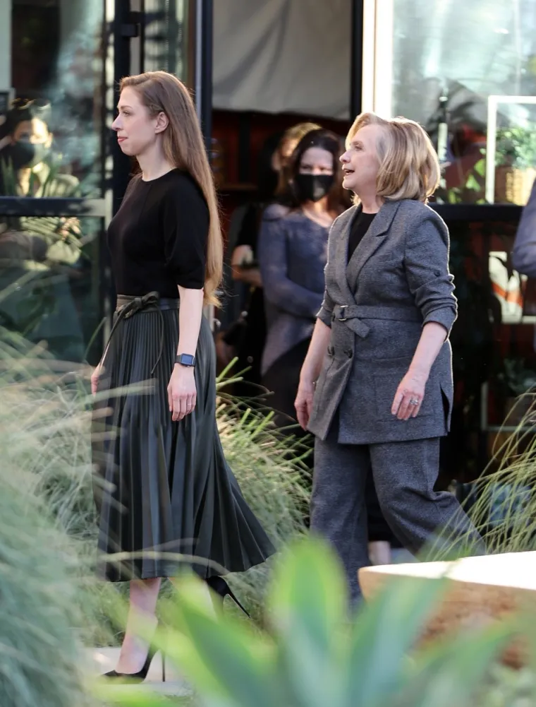 Kim Kardashian ima velike planove? Sastala se s Hillary Clinton, a posebnu pozornost izaziva jedan detalj