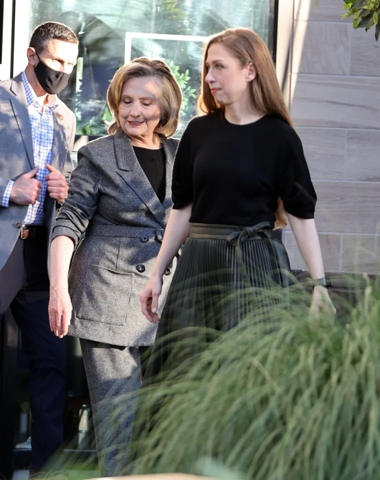 Kim Kardashian ima velike planove? Sastala se s Hillary Clinton, a posebnu pozornost izaziva jedan detalj