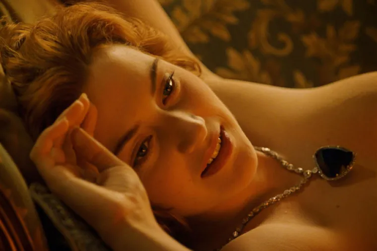 Winslet je izjavila da bi, da je mogla vratiti sat unatrag, koristila svoj glas na potpuno drugačiji način. “Rekla bih novinarima: ‘Da se niste usudili ovako postupati sa mnom. Mlada sam žena, moje tijelo se mijenja, shvaćam to, duboko sam nesigurna, prestravljena sam, nemoj ovo činiti težim nego što već jest.&apos;&quot;