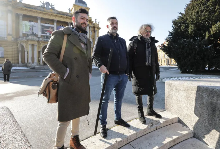 Slomljeni Hus i prijatelji odali počast Akiju Rahimovskom, a fanovi ostavljaju poruke koje diraju u srce