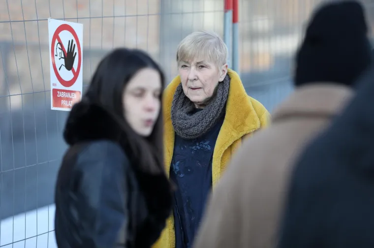 Među onima koji su na Mirogoj došli ispratiti Ankicu Lepej bila je i poznata hrvatska aktivistica za ženska prava i dugogodišnja predsjednica udruge B.A.B.E Sanja Sarnavka