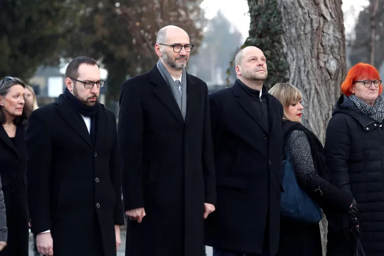 Izaslanstvo Grada Zagreba odalo počast žrtvama holokausta: Položili vijence na Mirogoju