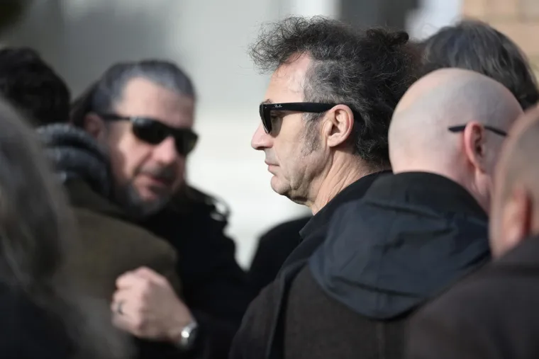 Posljednji ispraćaj glazbene legende Akija Rahimovskog na zagrebačkom Mirogoju