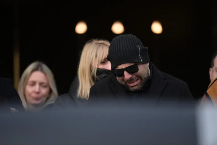 Posljednji ispraćaj glazbene legende Akija Rahimovskog na zagrebačkom Mirogoju