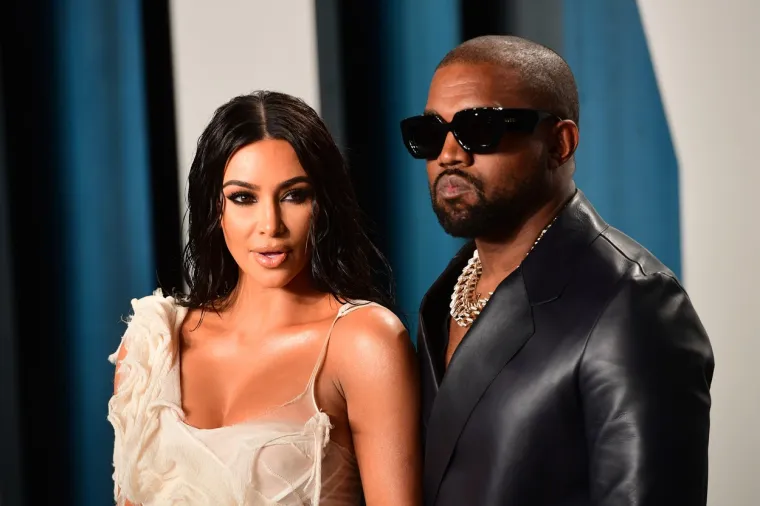 Zatim je 2020. Kanye iznenadio Kim s putovanjem u Meksiko. Influencerica je podijelila fotografije iz Meksika na kojima uživa u luksuznom hotelu s otvorenim pogle0omd na ocean: &quot;Ovako izgleda raj&quot;, napisala je tada Kim na Instagramu.