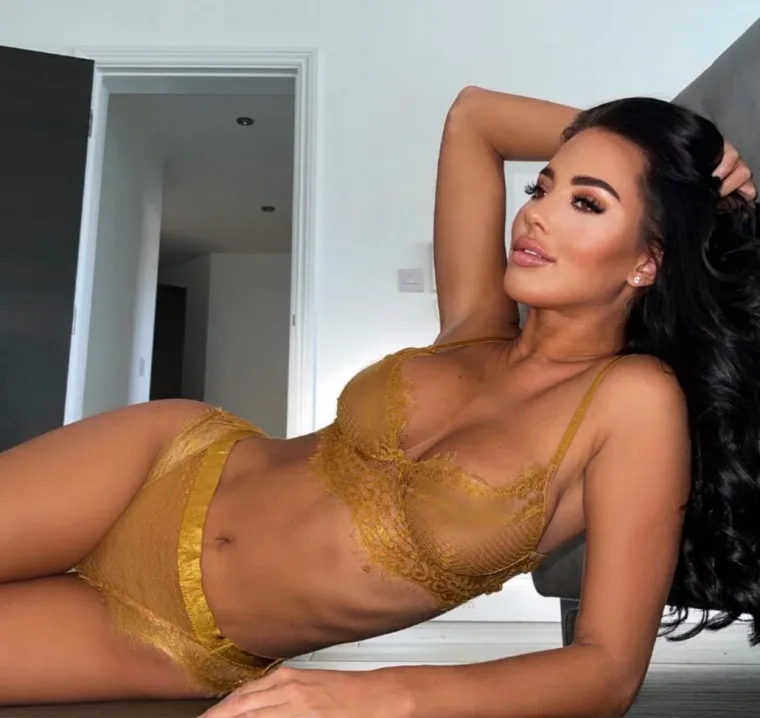 Yazmin Oukhellou