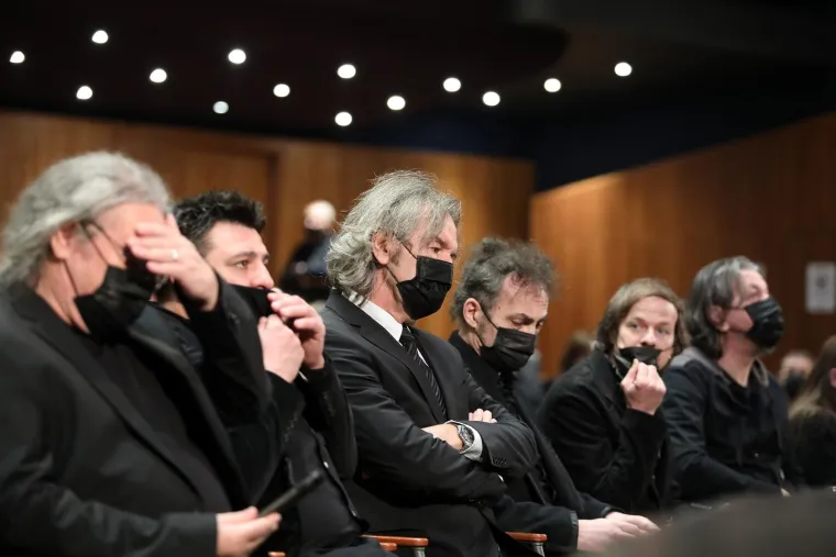 &quot;Nije bilo kvarta u Zagrebu u kojem Aki nije bio u nekom podstanarskom stanu, stekao je prijatelje u svakom tom kvartu. I evo ga, došao je s jednom torbom na kolodovor i sad počiva u Aleji velikana u Zagrebu&quot;, istaknuli su njegovi prijatelji i kolege, prenosi Index.hr.