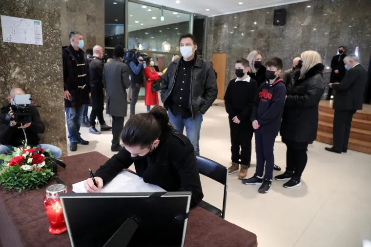 Komemoracija u čast iznenada preminulom Akiju Rahimovskom u Lisinskom.