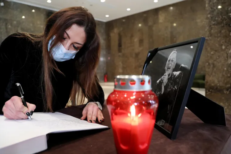 Komemoracija u čast iznenada preminulom Akiju Rahimovskom u Lisinskom.