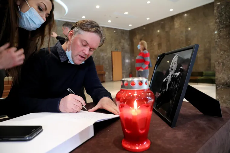 Komemoracija u čast iznenada preminulom Akiju Rahimovskom u Lisinskom.