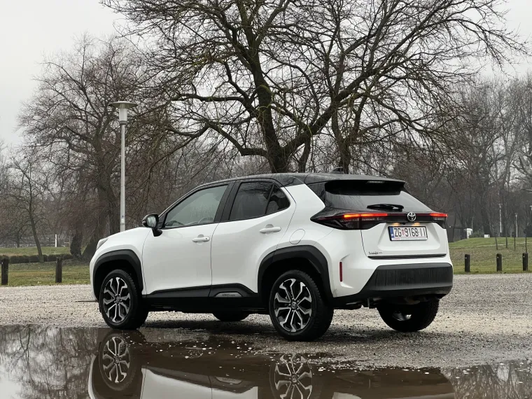 Yaris Cross je razvijan i napravljen u Europi, isključivo za europsko tržište koje je tako dobilo još jedan primamljiv model. Razvojni tim Yaris Crossa vodio se motom &quot;Uvijek u pokretu&quot;, želeći stvoriti  &quot;jednostavan, brz, pametan&quot; automobil za svakodnevnu upotrebu, uz pustolovni aspekt