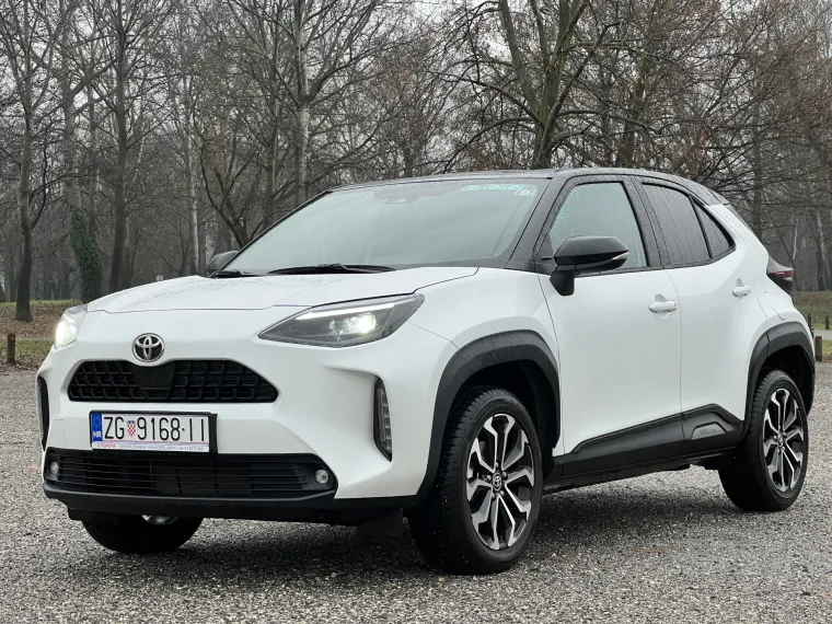 Ono &scaron;to je posebno interesantno je i njegova boja. Ona se, naime, naziva "pearl white", a koliko je ovaj tip bijele boje efektan i zanimljiv, najbolje se vidi za vrijeme sunčanih dana