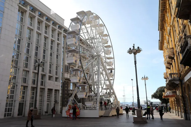 Rijeka dobila novu atrakciju: Tko je za vožnju 22 metara visokim panoramskim kotačem? Evo koliko košta
