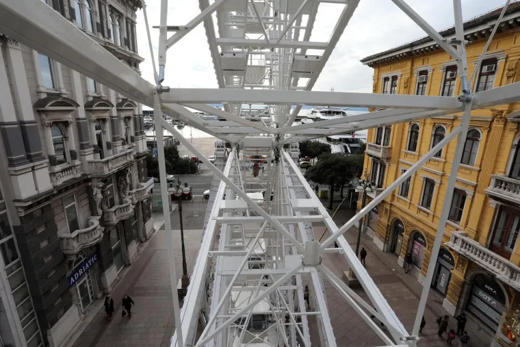 Rijeka dobila novu atrakciju: Tko je za vožnju 22 metara visokim panoramskim kotačem? Evo koliko ko&scaron;ta