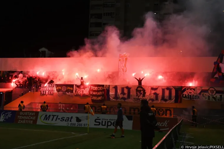 Hajduk u novim problemima, pogledajte što su njihovi navijači radili za vrijeme utakmice sa Šibenikom