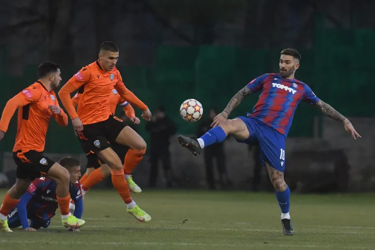 Hajduk u novim problemima, pogledajte što su njihovi navijači radili za vrijeme utakmice sa Šibenikom