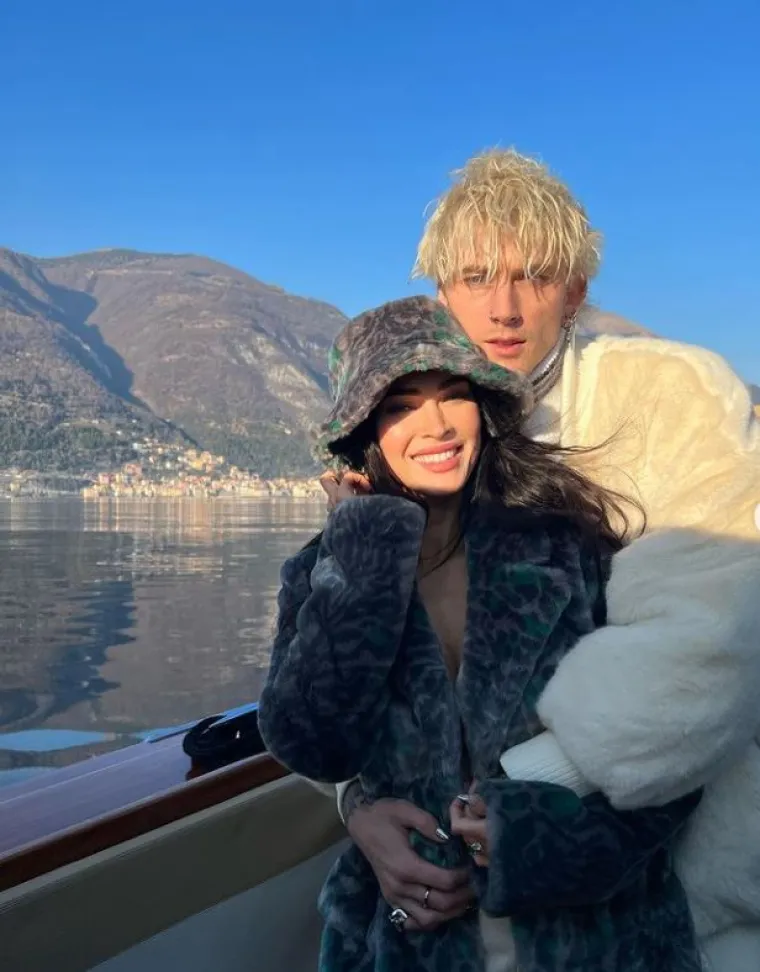 Megan Fox podijelila dražesne slike s Machine Gun Kellyjem, ali ljudima nešto 'smrdi': 'On je opasan'