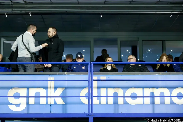 Gradonačelnik Toma&scaron;ević pojavio se u svečanoj loži Dinama, pogledajte u čijem se dru&scaron;tvu nalazi