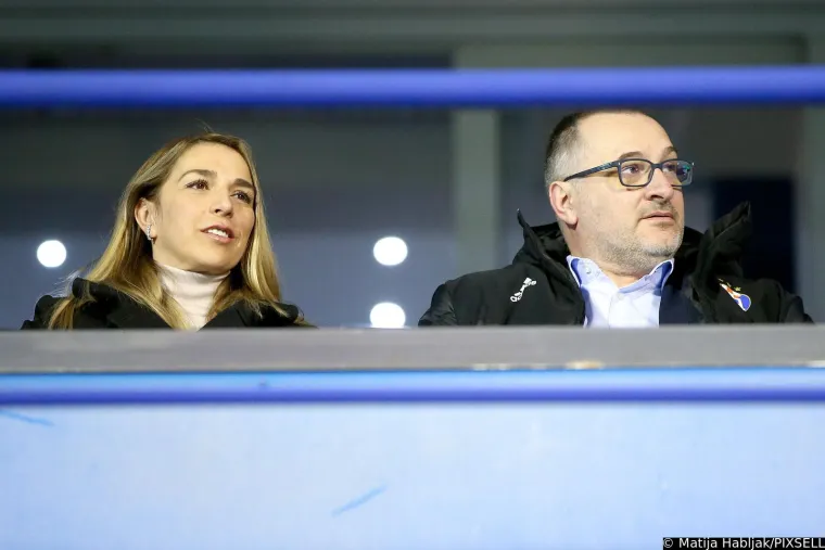 Gradonačelnik Toma&scaron;ević pojavio se u svečanoj loži Dinama, pogledajte u čijem se dru&scaron;tvu nalazi