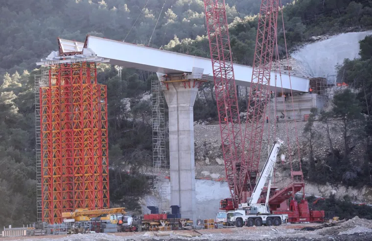 FOTO Skoro 100 metara odjednom! Nakon Pelje&scaron;kog, montirali i najdulji dio Mosta Ston. Prizor je spektakularan