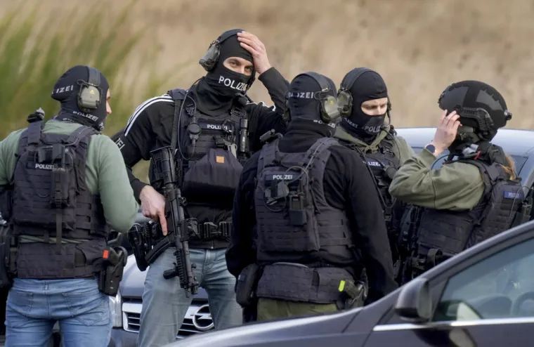 Ubojice policajaca u Njemačkoj su, moguće, krivolovci uhvaćeni na djelu. Zadnje se čulo: 'Oni pucaju!' Cure detalji…