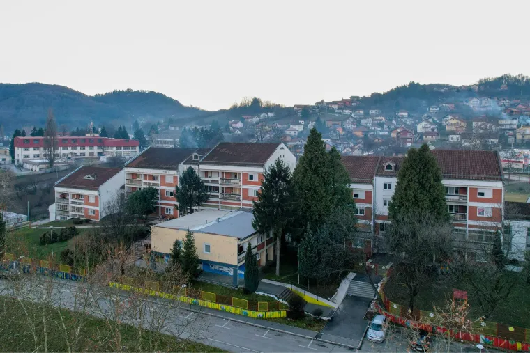 Kuća strave u susjedstvu: Zaposlenik Doma silovao djevojčicu. Njezina tragična sudbina šokirala je sve...