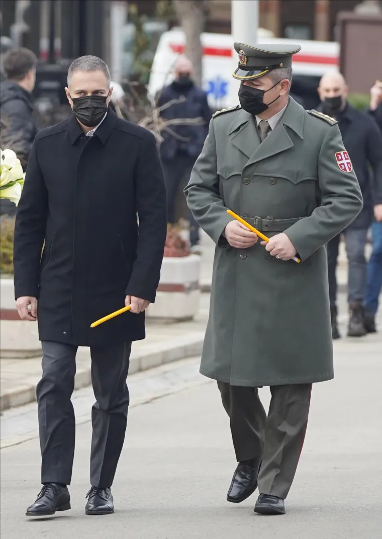 Estradna i politička krema na sprovodu Vučićeve bivše supruge: Pojavili se Karleuša, ali i Vojislav Šešelj