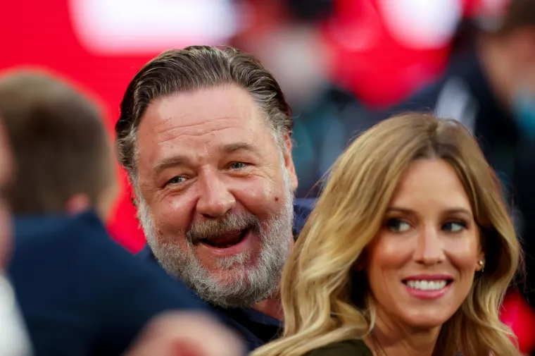 Russell Crowe rijetko kada izvodi svoju 26 godina mlađu djevojku Britney: Kad vidite kako izgleda, bit će vam jasno i zašto