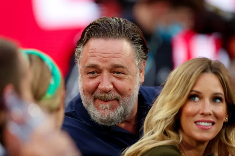 Russell Crowe rijetko kada izvodi svoju 26 godina mlađu djevojku Britney: Kad vidite kako izgleda, bit će vam jasno i zašto