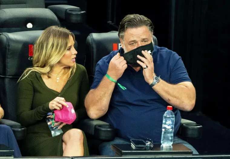 Russell Crowe rijetko kada izvodi svoju 26 godina mlađu djevojku Britney: Kad vidite kako izgleda, bit će vam jasno i zašto