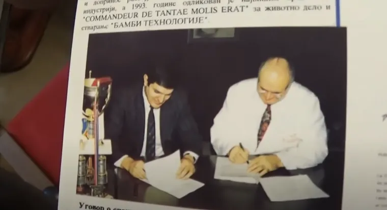 Petar Tutavac rođen je u Podgradini kraj Opuzena davne 1934. godine. Danas je to općina Slivno. S 13 godina završio je pletarski zanat u Opuzenu pa se nekoliko godina bavio pletenjem košara u kojima se nosio kruh. Godine 1949. javio se na Krašov tečaj za keksara u Zagrebu. Početak svoje karijere opisuje ovako: &quot;Tako smo nas četvorica iz Opuzena otišli u Zagreb. Ja sam počeo raditi kao učenik u privredi u sklopu Krašove škole. Nakon tri godine dobio sam diplomu pod brojem 1 za keksara u bivšoj Jugoslaviji. KV radnik, proizvođač keksa. Nakon odsluženja vojnog roka čekalo me radno mjesto u Krašu. Tada je pri Krašu radila konditorska škola za pogonske inženjere. Jedini sam ja kao KV radnik pohađao tu školu i uspješno je završio s ostalima. Jedan među njima, Miša Reljin, krivac je što sam došao u Srbiju. On me kasnije u životu s posla u Čapljini pozvao ovdje jer je tada rekao Moši Filipoviću da jedino ja mogu riješiti pitanje proizvodnje grisina u Leskovcu&quot;.