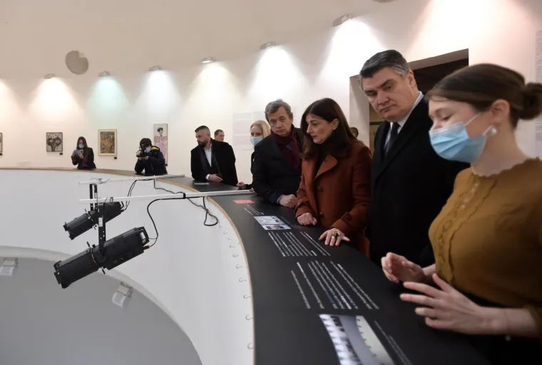 Milanović nema šanse kraj svoje prve dame: I ovaj put je u njezinoj sjeni, a najveći hit su moćne 'combat' čizme