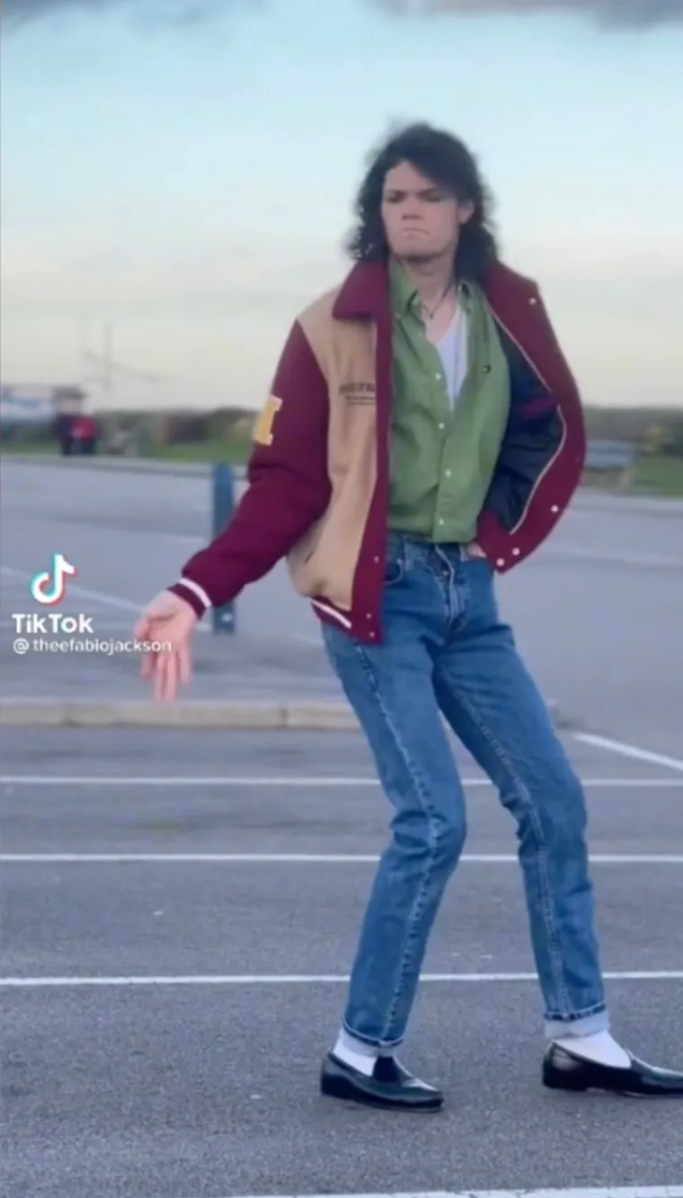 Ne, ovo nije Michael Jackson! Tip je pljunuti kralj popa, ali tvrdi: 'Nisam se operirao'