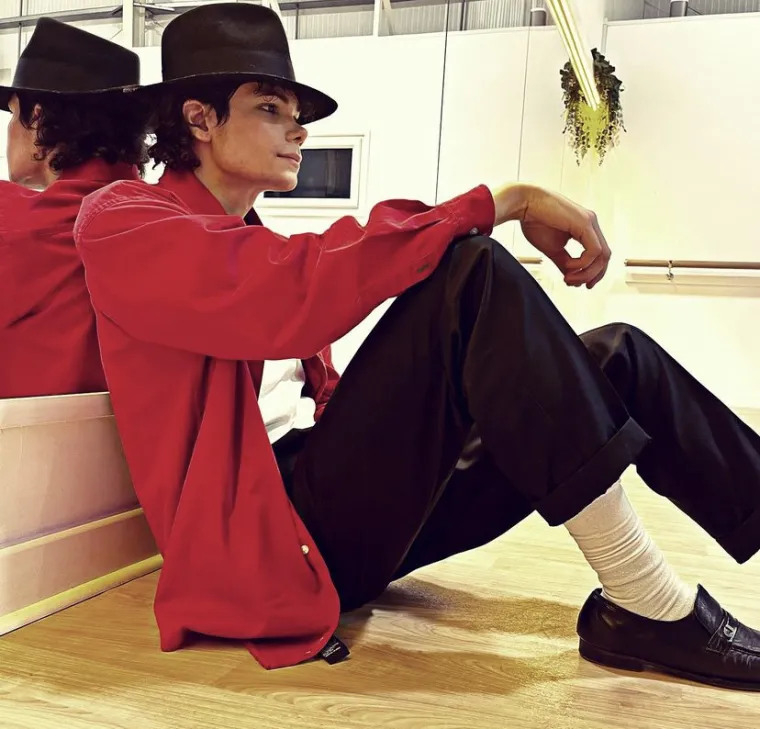 Ne, ovo nije Michael Jackson! Tip je pljunuti kralj popa, ali tvrdi: 'Nisam se operirao'