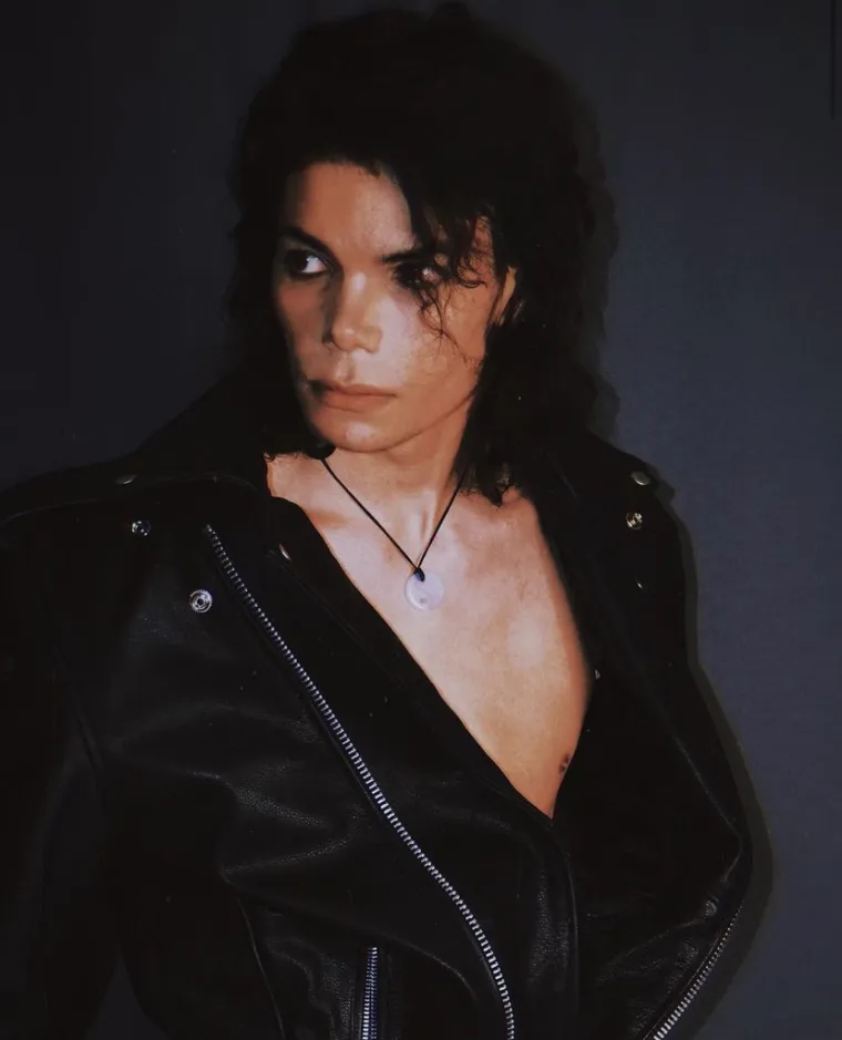 Ne, ovo nije Michael Jackson! Tip je pljunuti kralj popa, ali tvrdi: 'Nisam se operirao'