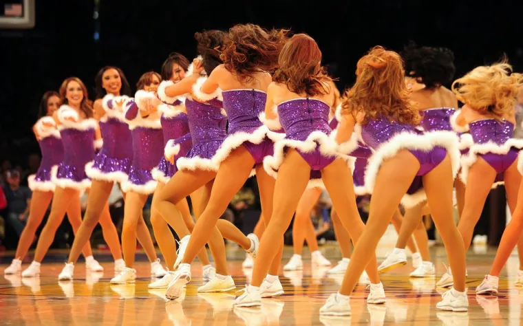 Cheerleadersice nastupaju: Evo nešto vruće, gipko, lijepo i zdravo za dobro jutro