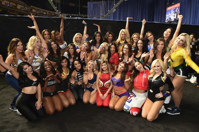 Cheerleadersice nastupaju: Evo ne&scaron;to vruće, gipko, lijepo i zdravo za dobro jutro