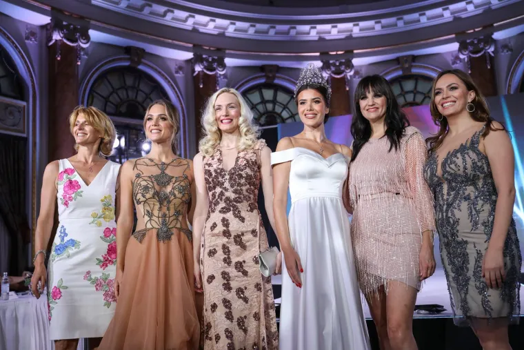 Natalija Prica u Smaragdnoj dvorani hotela Esplanade na izboru za Miss Universe 2021. godine.