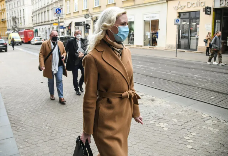 Natalija Prica dolazi na sjednicu Predsjedni&scaron;tva Stranke rada i solidarnosti. 