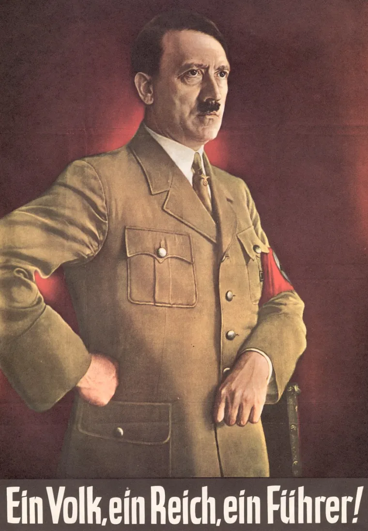 Hitler je od početka svog političkog djelovanja najavljivao osvajanja, progon neistomišljenika i obračun sa Židovima bio je jasan nagovještaj zla u usponu, no mnogi u Njemačkoj, ali i inozemstvu, vidjeli su Hitlera kao vođu koji pruža Njemačkoj stabilnost u turbulentnom razdoblju u kojem su se nizali izvanredni izbori i snažnu branu od komunizma.  