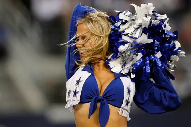 'Što droljastije izgledaš, to ćeš lakše upasti u cheerleaders ekipu, to je tako. Seksualno smo izložene'
