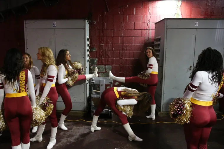 'Što droljastije izgledaš, to ćeš lakše upasti u cheerleaders ekipu, to je tako. Seksualno smo izložene'