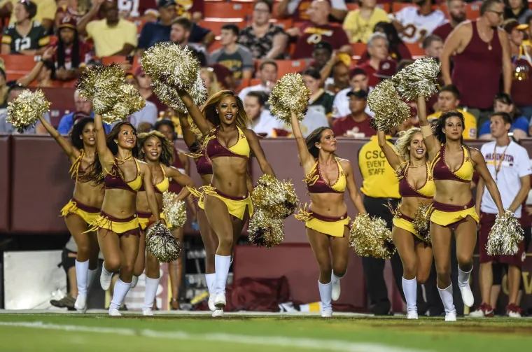 '&Scaron;to droljastije izgleda&scaron;, to će&scaron; lak&scaron;e upasti u cheerleaders ekipu, to je tako. Seksualno smo izložene'