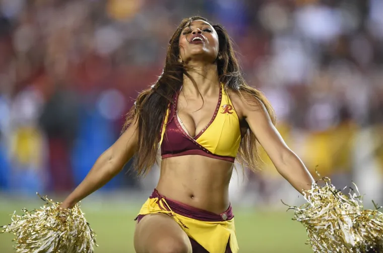 '&Scaron;to droljastije izgleda&scaron;, to će&scaron; lak&scaron;e upasti u cheerleaders ekipu, to je tako. Seksualno smo izložene'