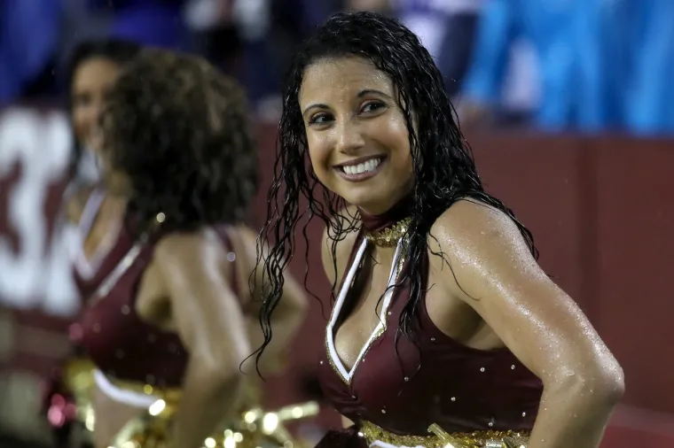 '&Scaron;to droljastije izgleda&scaron;, to će&scaron; lak&scaron;e upasti u cheerleaders ekipu, to je tako. Seksualno smo izložene'