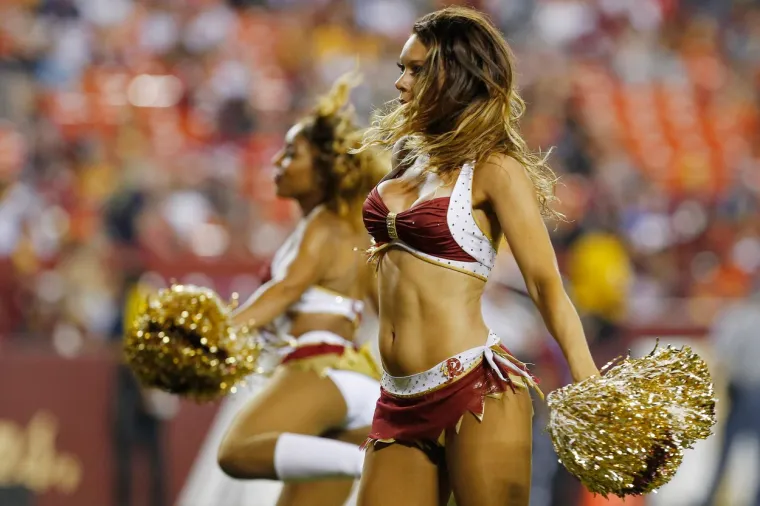 '&Scaron;to droljastije izgleda&scaron;, to će&scaron; lak&scaron;e upasti u cheerleaders ekipu, to je tako. Seksualno smo izložene'