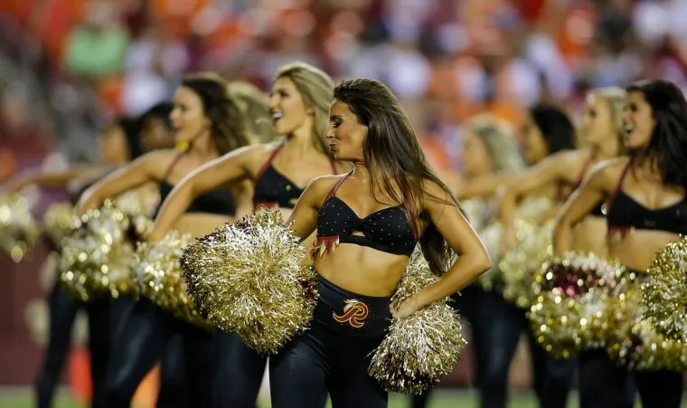 '&Scaron;to droljastije izgleda&scaron;, to će&scaron; lak&scaron;e upasti u cheerleaders ekipu, to je tako. Seksualno smo izložene'