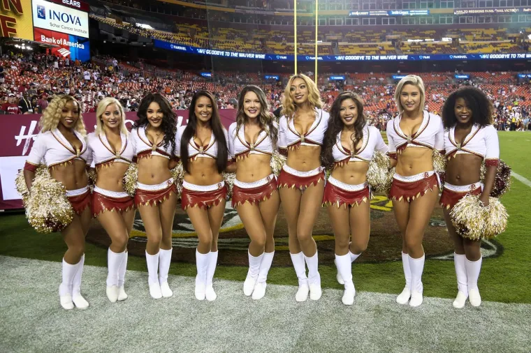 '&Scaron;to droljastije izgleda&scaron;, to će&scaron; lak&scaron;e upasti u cheerleaders ekipu, to je tako. Seksualno smo izložene'