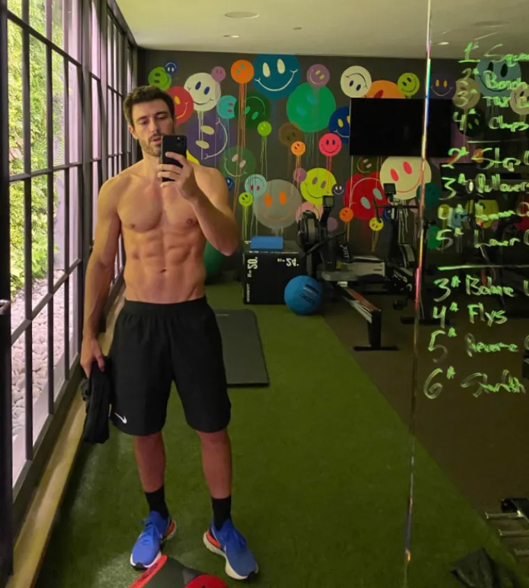 Pedro Soltz jedan je od najtraženijih modela na cijelom svijetu. Do sada je odradio kampanje za mnoge poznate brendove među kojima su Armani, Dolce &amp; Gabbana, Cavalli i Versace.