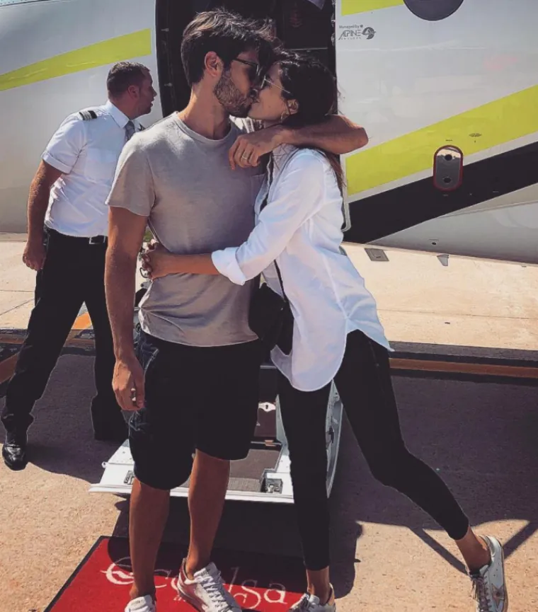 U Hrvatskoj smo Pedru imali priliku gledati u seriji "Kud puklo da puklo", a ostvario je angažman i u Severininu spotu za pjesmu "Tutorial". U svemu se jako dobro sna&scaron;ao, a sada preostaje za vidjeti kako će se snaći na plesnom podiju.